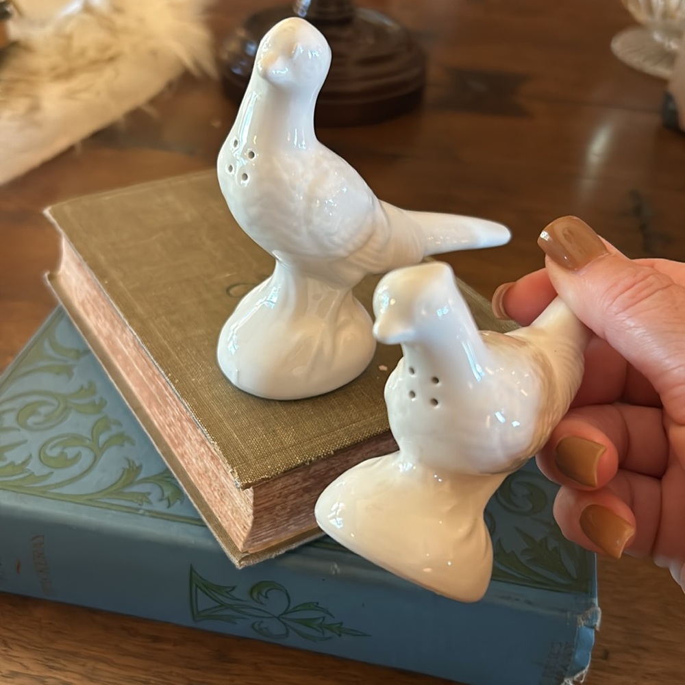 White Ceramic Pheasant Salt & Pepper Shakers - Picture 2 of 5